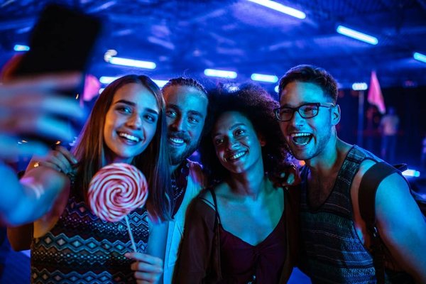 Quels sont les bénéfices cognitifs des jeux de mémoire pour les personnes âgées?