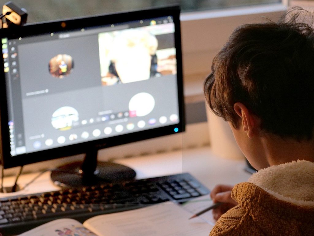 comment installer une webcam sur un ordinateur portable